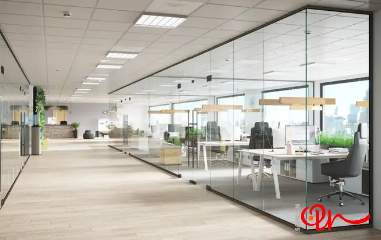 پارتیشن شیشهای فریم لس برای جداسازی محیط اداری