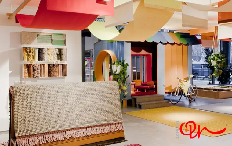 نمایشگاه نساجی اصفهان با چندین لباس و پارچه