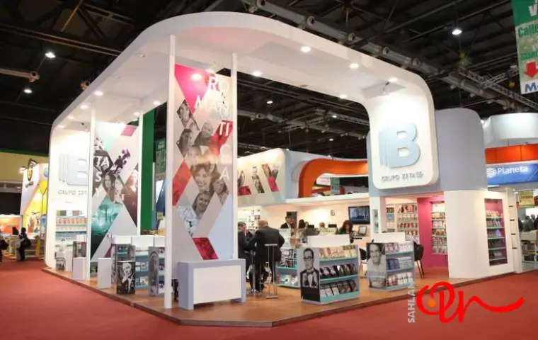 نمایشگاه کتاب شیراز با طراحی مینیمال به رنگ سفید